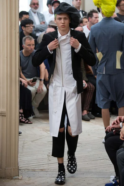 Look 13